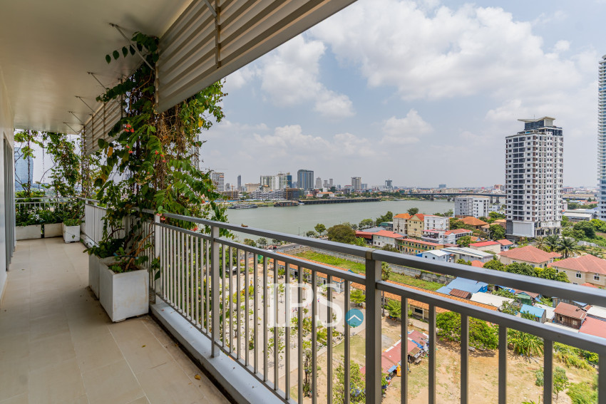 4 Bedroom Serviced Apartment For Rent - Chroy Changvar, Phnom Penh