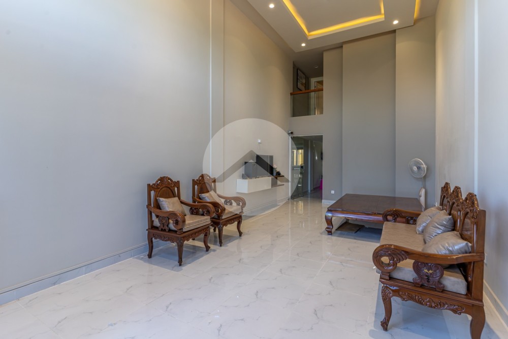 5 Bedroom Shophouse For Rent - Chroy Changvar, Phnom Penh - Image 2 5 Bedroom Shophouse For Rent - Chroy Changvar, Phnom Penh - Image 2