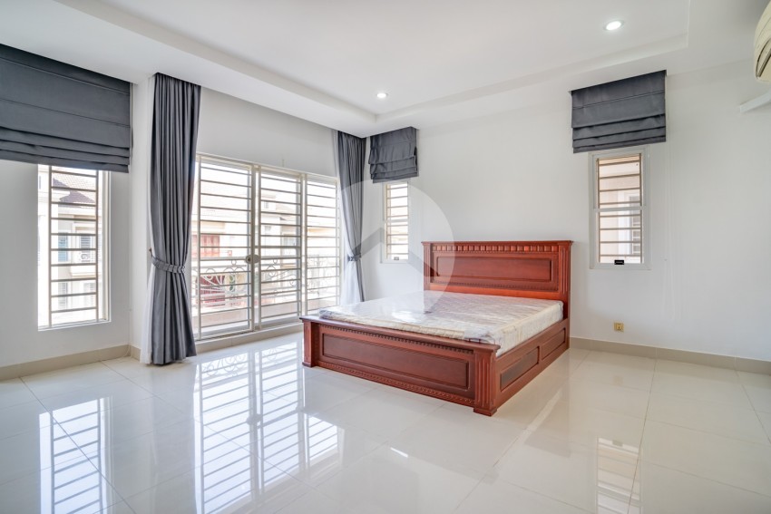 4 Bedroom Villa For Rent- Borey New World Samrong Andet, Phnom Penh Thmey, Phnom Penh