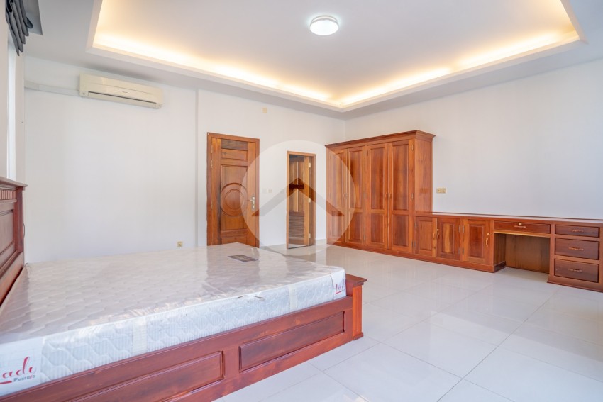 4 Bedroom Villa For Rent- Borey New World Samrong Andet, Phnom Penh Thmey, Phnom Penh