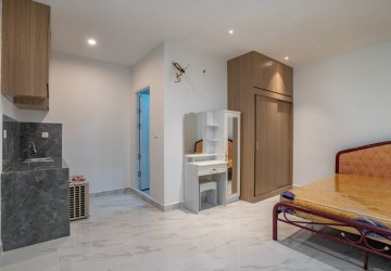 28 Sqm Studio Apartment For Rent - BKK3, Phnom Penh thumbnail