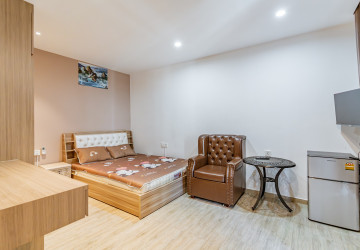 28 Sqm Studio Apartment For Rent - BKK3, Phnom Penh thumbnail