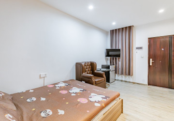 28 Sqm Studio Apartment For Rent - BKK3, Phnom Penh thumbnail