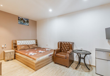 28 Sqm Studio Apartment For Rent - BKK3, Phnom Penh thumbnail