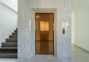 28 Sqm Studio Apartment For Rent - BKK3, Phnom Penh thumbnail