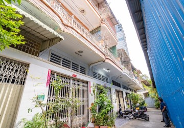 2 Bedroom Flat House For Sale - Tonle Bassac, Phnom Penh thumbnail