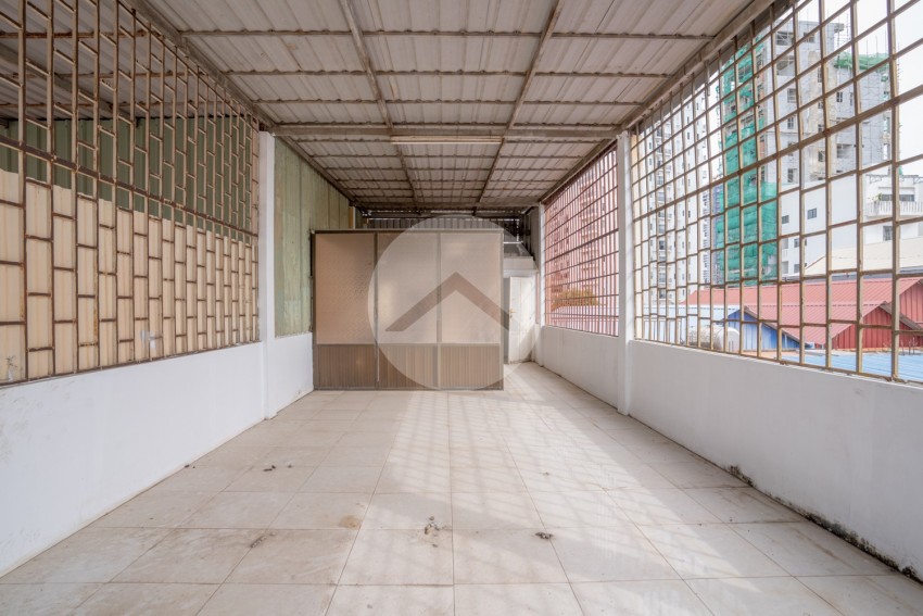 2 Bedroom Flat House For Sale - Tonle Bassac, Phnom Penh