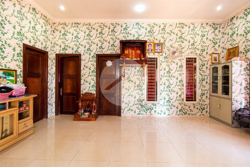 2 Bedroom House For Sale - Svay Dangkum, Siem Reap