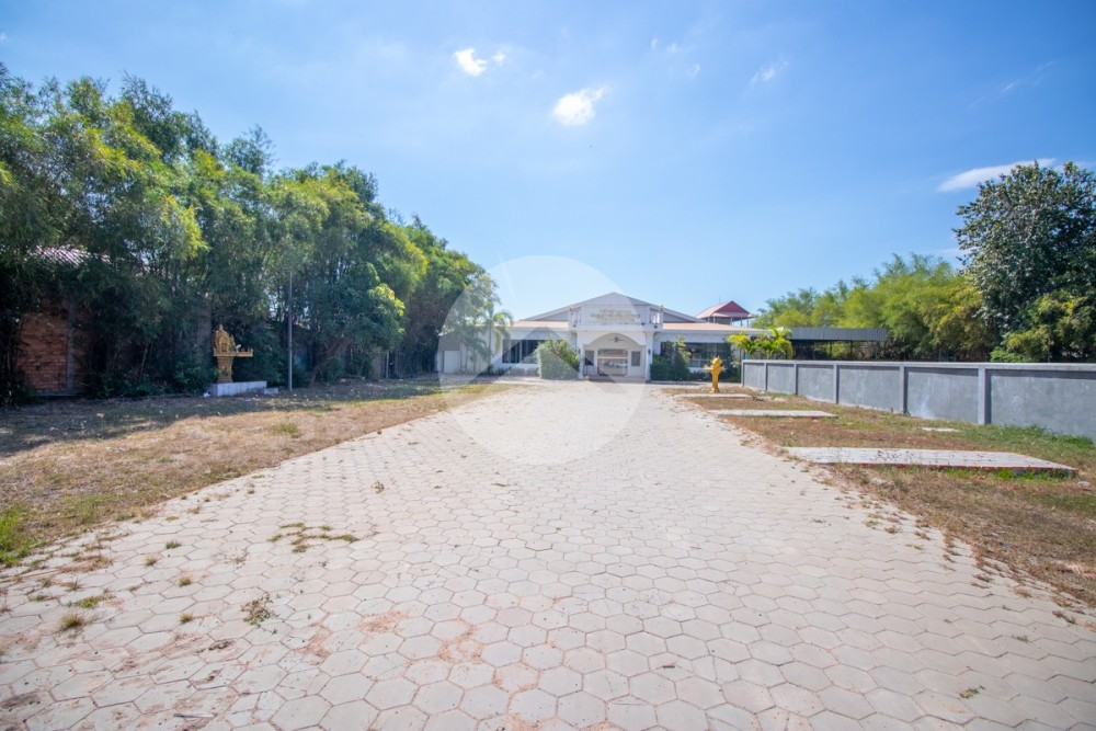 3000 Sqm Commercial Space For Rent - Svay Dangkum, Siem Reap - Image 2