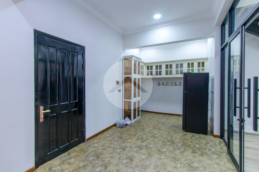 4 Bedroom Villa For Sale - Sra Ngae, Siem Reap