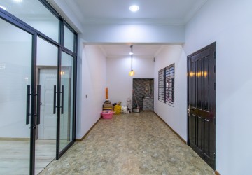 4 Bedroom Villa For Sale - Sra Ngae, Siem Reap thumbnail