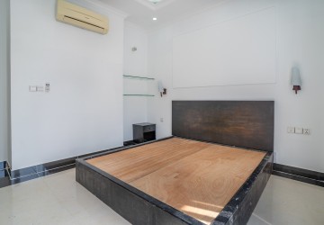 1 Bedroom Apartment For Rent - Toul Tum Poung 2, Phnom Penh thumbnail