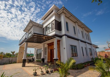 5 Bedroom Villa For Sale - Chreav, Siem Reap thumbnail