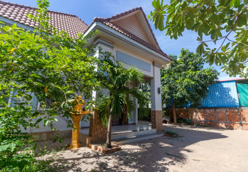 3 Bedroom House For Rent - Svay Dangkum, Siem Reap thumbnail