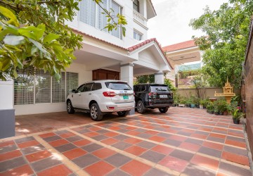 6 Bedroom Villa For Rent - Chroy Changvar, Phnom Penh thumbnail