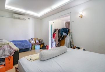 6 Bedroom Villa For Rent - Chroy Changvar, Phnom Penh thumbnail