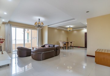 3 Bedroom Condo For Rent - Tonle Bassac, Phnom Penh thumbnail