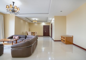 3 Bedroom Condo For Rent - Tonle Bassac, Phnom Penh thumbnail