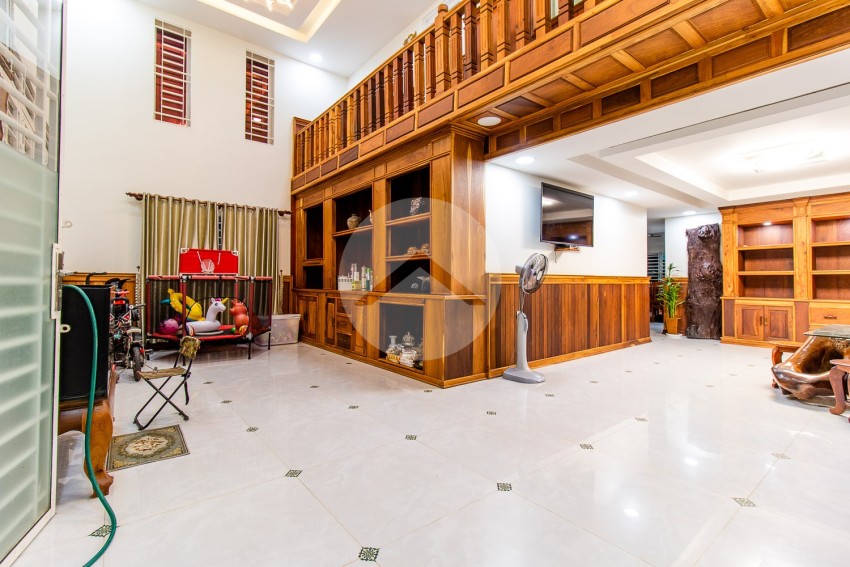 7 Bedroom Villa For Sale - Svay Dangkum, Siem Reap