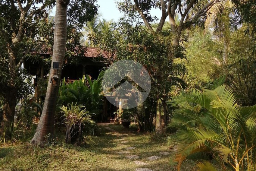 2,752 Sqm Land with 4 Bungalows For Sale - Kompong Trolach, Kep Province