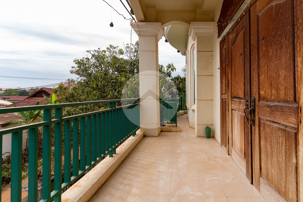 6 Bedroom House For Rent - Svay Dangkum, Siem Reap - Image 15