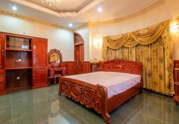 8 Bedroom Villa For Sale - Sala Kamreuk, Siem Reap thumbnail