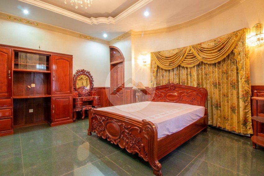 8 Bedroom Villa For Sale - Sala Kamreuk, Siem Reap