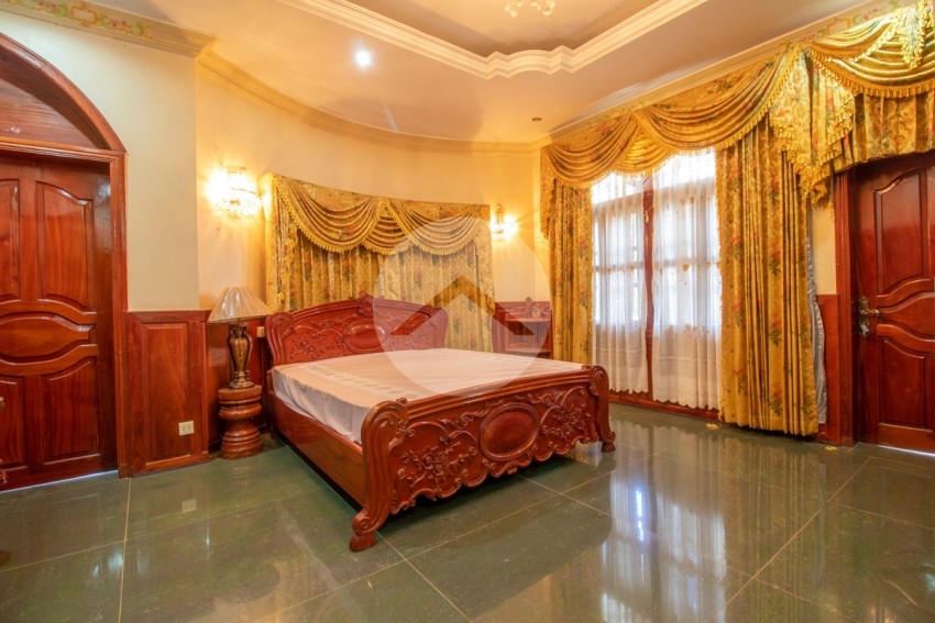 8 Bedroom Villa For Sale - Sala Kamreuk, Siem Reap