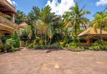 8 Bedroom Villa For Sale - Sala Kamreuk, Siem Reap thumbnail