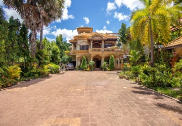 8 Bedroom Villa For Sale - Sala Kamreuk, Siem Reap thumbnail