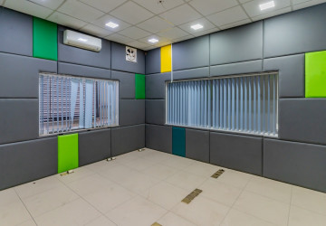 1600 Sqm Commercial Building For Rent - Along National Road 6A, Chroy Changvar, Phnom Penh thumbnail