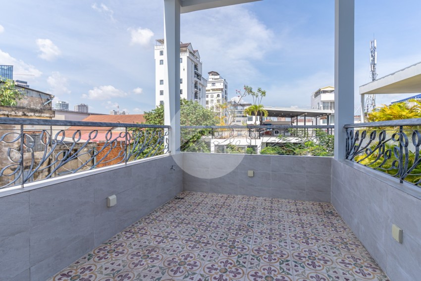 5 Bedroom Commercial House For Rent - Chakto Mukh, Phnom Penh