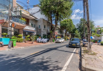 5 Bedroom Commercial House For Rent - Chakto Mukh, Phnom Penh thumbnail