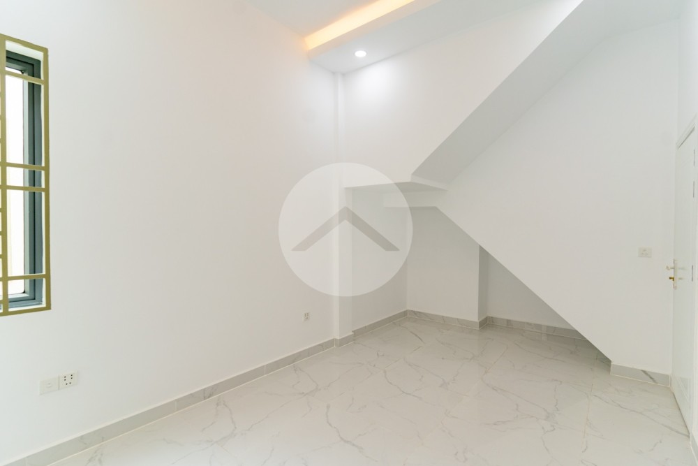 2 Bedroom Link House For Sale - Borey Lim Cheang Hak, Russey Keo, Phnom Penh - Image 10