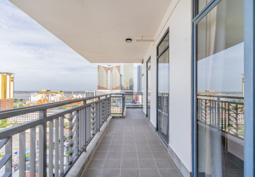 3 Bedroom Serviced Apartment For Rent - Tonle Bassac, Phnom Penh thumbnail