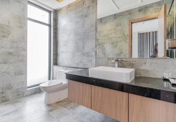 3 Bedroom Serviced Apartment For Rent - Tonle Bassac, Phnom Penh thumbnail