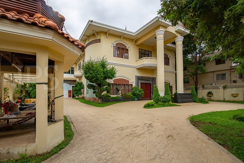 11 Bedroom Villa For Sale - 7 Makara, Phnom Penh