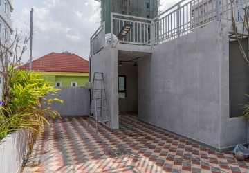 Commercial Building For Rent - Tonle Bassac, Phnom Penh thumbnail