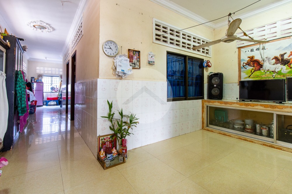 2 Bedroom House For Sale - Svay Dangkum, Siem Reap - Image 3