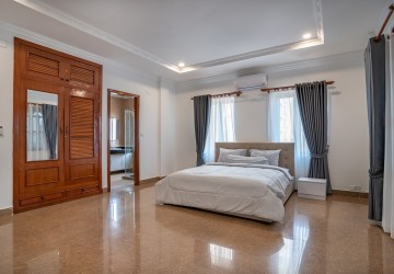 4 Bedroom Penthouse For Rent - BKK1, Phnom Penh thumbnail