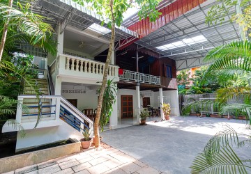 3 Bedroom Wooden House For Rent - Sala Kamreuk, Siem Reap thumbnail