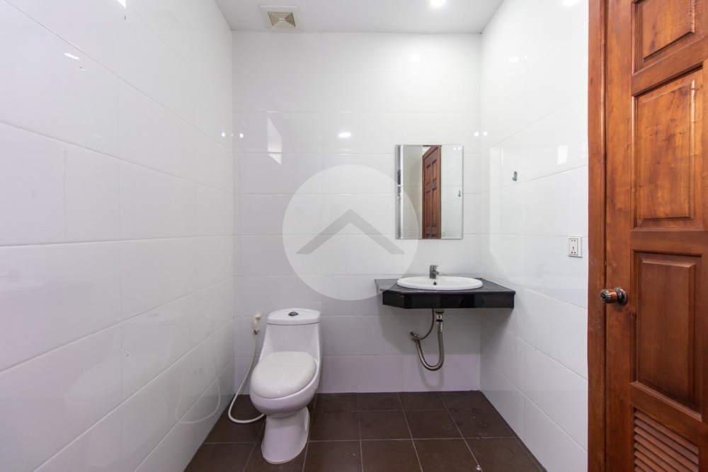 3 Bedroom House For Sale - Svay Dangkum, Siem Reap - Image 14