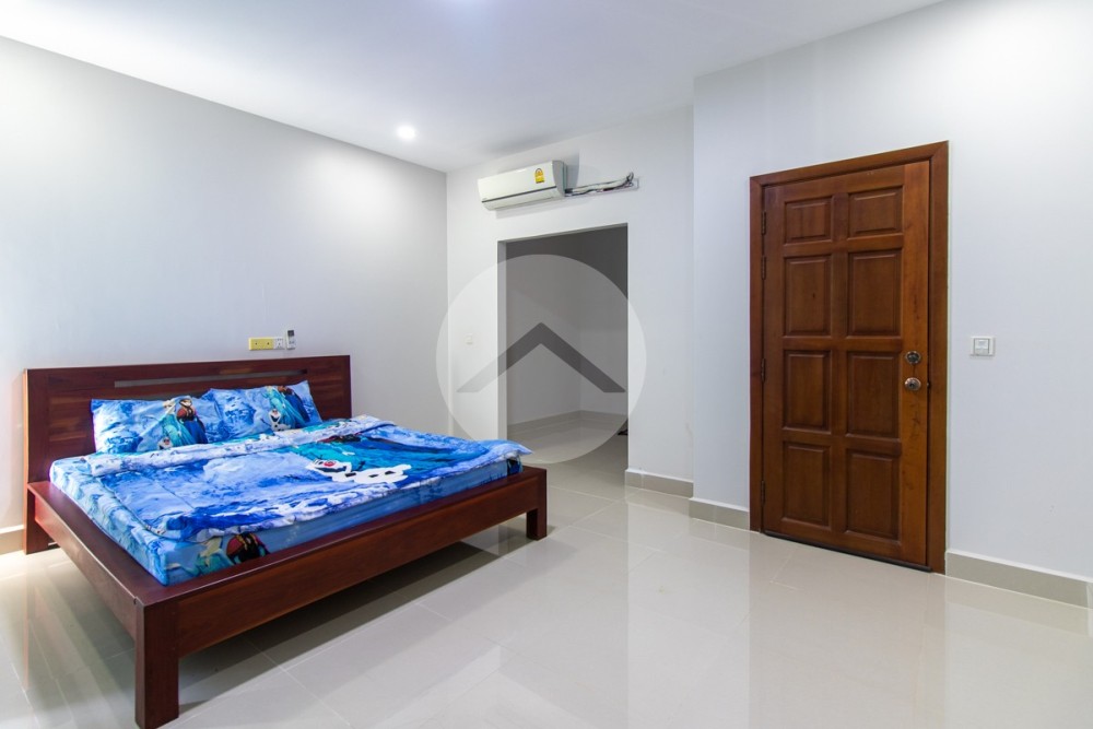 3 Bedroom House For Sale - Svay Dangkum, Siem Reap - Image 11