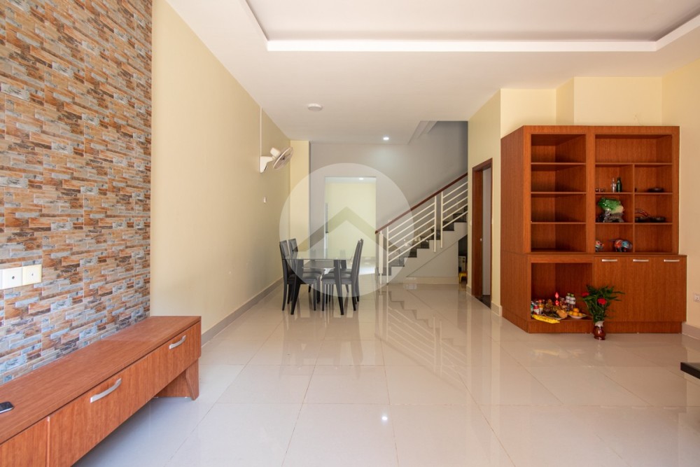 3 Bedroom House For Sale - Svay Dangkum, Siem Reap - Image 2