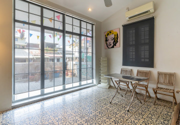 Renovated 3 Bedroom Apartment For Sale - Phsar Kandal 1, Phnom Penh thumbnail