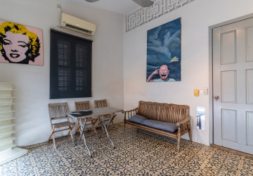 Renovated 3 Bedroom Apartment For Sale - Phsar Kandal 1, Phnom Penh thumbnail