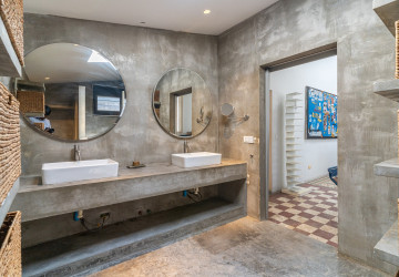 Renovated 3 Bedroom Apartment For Sale - Phsar Kandal 1, Phnom Penh thumbnail