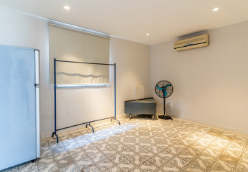 Renovated 3 Bedroom Apartment For Sale - Phsar Kandal 1, Phnom Penh thumbnail
