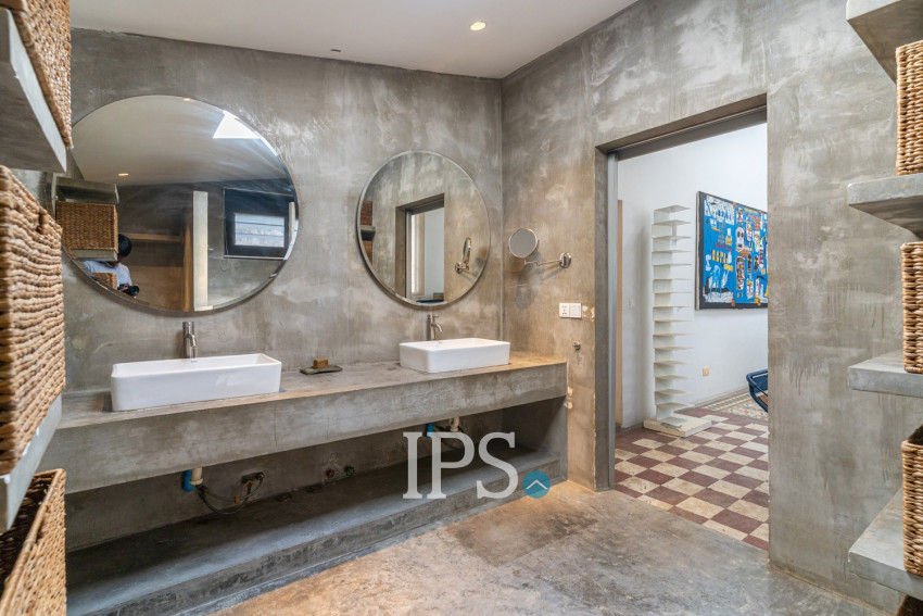 Renovated 3 Bedroom Apartment For Sale - Phsar Kandal 1, Phnom Penh