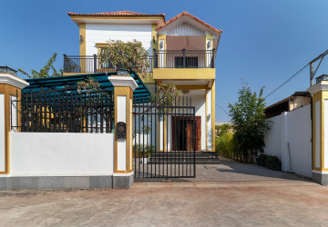 4 Bedroom House For Sale - Svay Dangkum, Siem Reap thumbnail